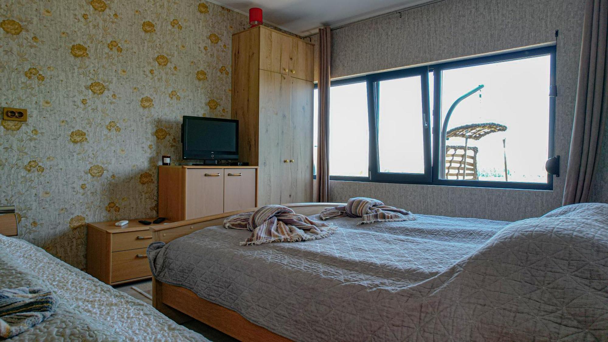 Къща За Гости Ненийски Lom Esterno foto